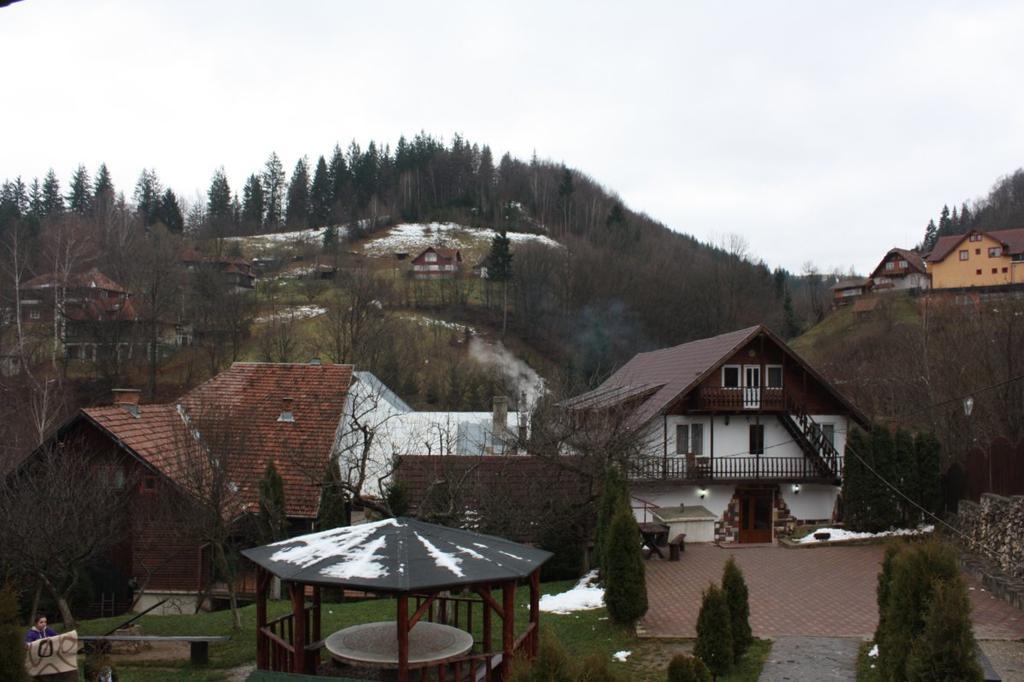 برانْ Complex La Valtoare المظهر الخارجي الصورة